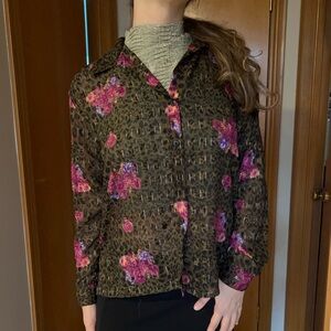 Vintage 90s pink floral and green leopard, shiny button up blouse